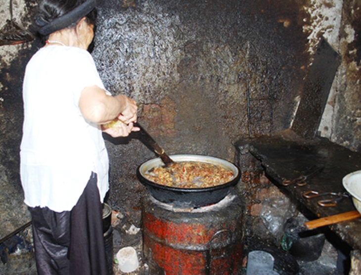 “Mỡ bẩn” ra phố 1