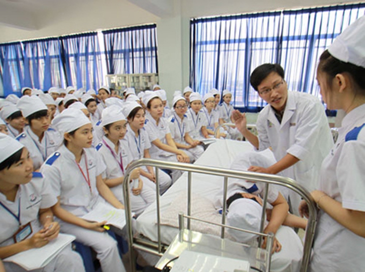 Tuyển điều dưỡng viên sang Đức làm việc có thu phí: Lừa đảo trắng trợn 1