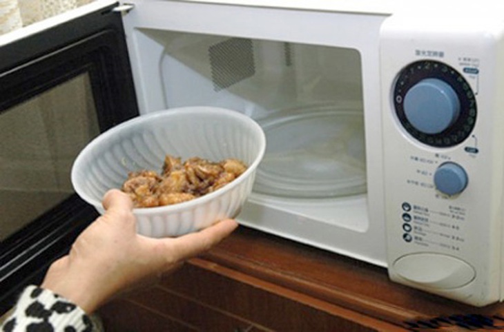 Nguy cơ nhiễm độc từ đồ gia dụng bằng nhựa 1