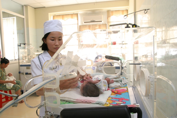 Cả nước còn thiếu khoảng 100.000 điều dưỡng viên, hộ sinh viên 1