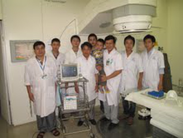 BV Trung ương Huế:  Lần đầu tiên áp dụng xạ trị u não có gây mê ở trẻ em 4 tuổi 1