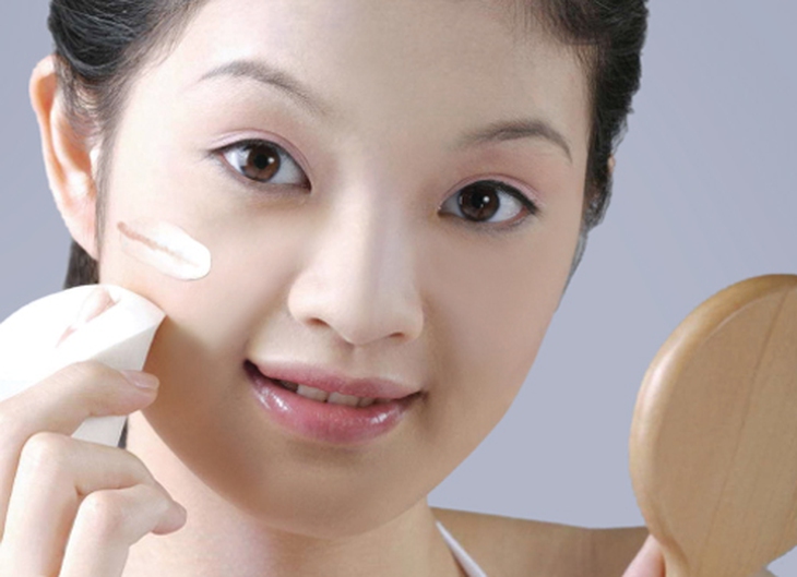 Làm sao xóa sẹo vùng mặt? 1