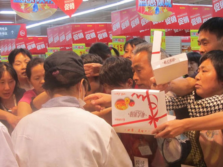 Bánh trung thu “vàng” hết thời 1