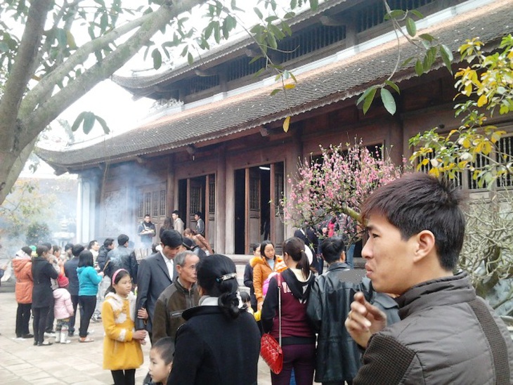 Nô nức đi lễ chùa đầu năm cầu may 4