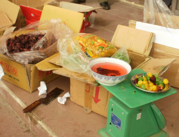 Phát hiện mứt trái cây làm bằng... nhựa 1