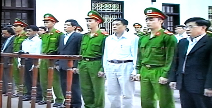 Cựu chủ tịch Tiên Lãng lĩnh 15 tháng tù treo 1