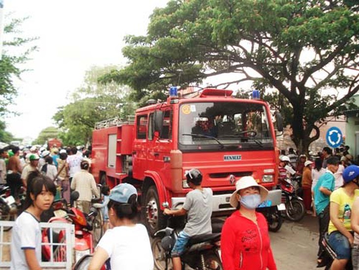 Nhà trung tá công an phát nổ, cả xóm hoảng loạn 4