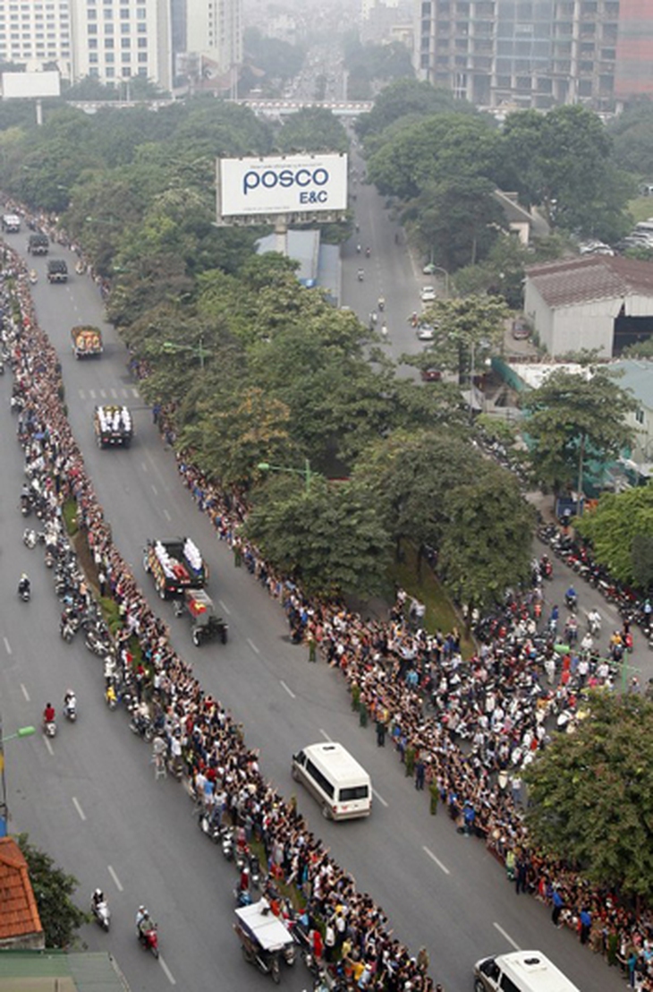 Báo chí quốc tế xúc động trước dòng người 50 km tiễn Đại tướng 1
