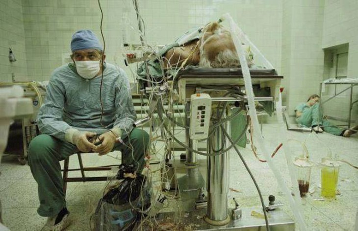 Nỗi nhọc nhằn của bác sĩ hồi sức cấp cứu 1