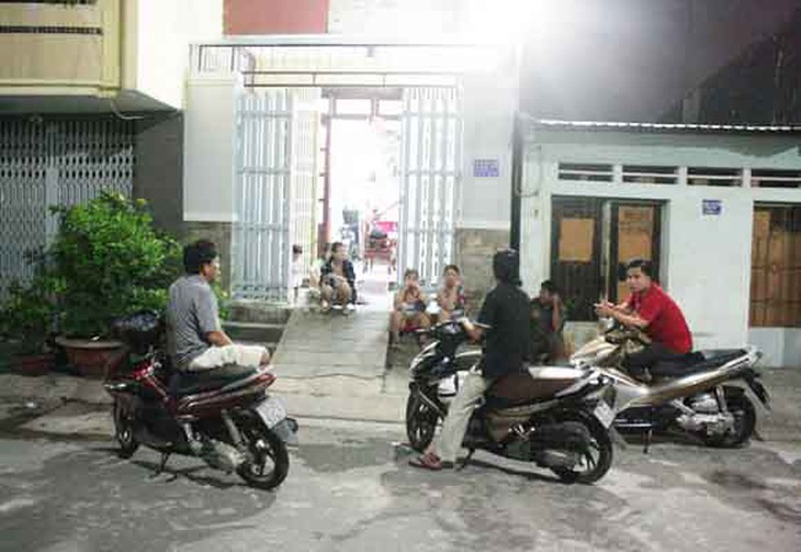 Hai mẹ con bị cướp xe táo tợn ngay trước cửa nhà 1