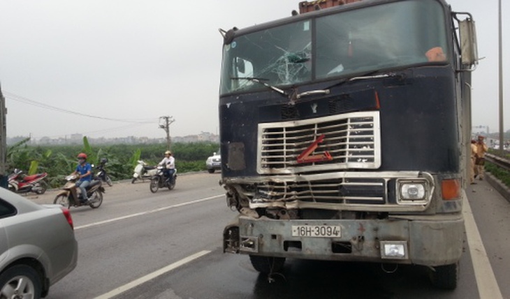 Dừng xe vi phạm, Trung uý CSGT bị tông trọng thương 1