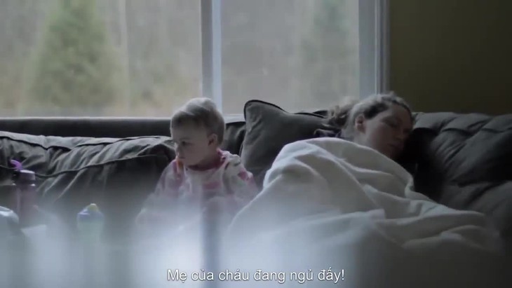 Clip 'mẹ trong mắt con' rung động trái tim triệu người xem