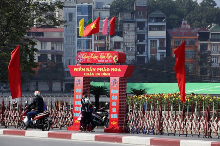 hn: tran dia phao hoa duoc bao ve nghiem ngat truoc gio g hinh anh 13