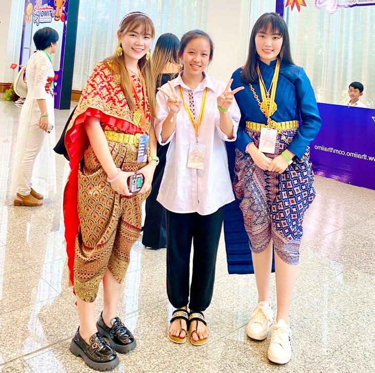 Tấm huy chương Olympic Toán học quốc tế TIMO của nữ sinh người Đan Lai- Ảnh 4.