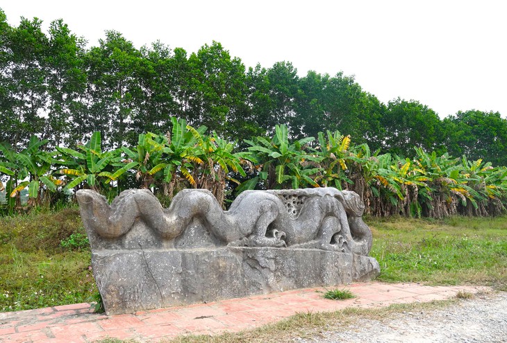 Bí ẩn cặp rồng đá mất đầu ở thành Nhà Hồ- Ảnh 1. Bí ẩn cặp rồng đá mất đầu ở thành Nhà Hồ- Ảnh 1.