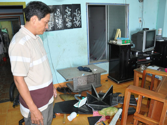 thuc hu thong tin be 4 tuoi bi bat coc truoc mat bo hinh anh 1