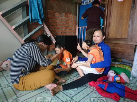Vợ ông Đặng Hữu Nghị, người có 2 con teo não nói gì?  - ảnh 1