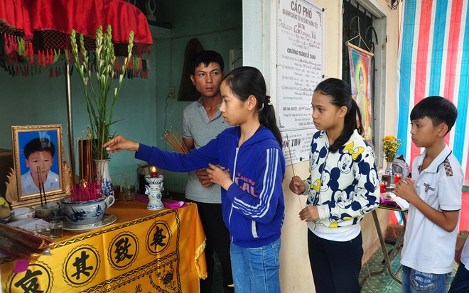 Vu 9 hoc sinh chet duoi: 'Se som ban dua mon boi vao truong' hinh anh 2