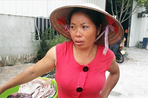 Nhieu nguoi nam de len nhau trong oto bi tau hoa tong hinh anh 1