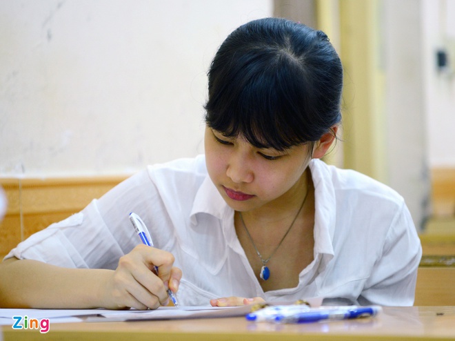 Thi sinh buoc vao ngay thi cuoi cung THPT quoc gia hinh anh 1