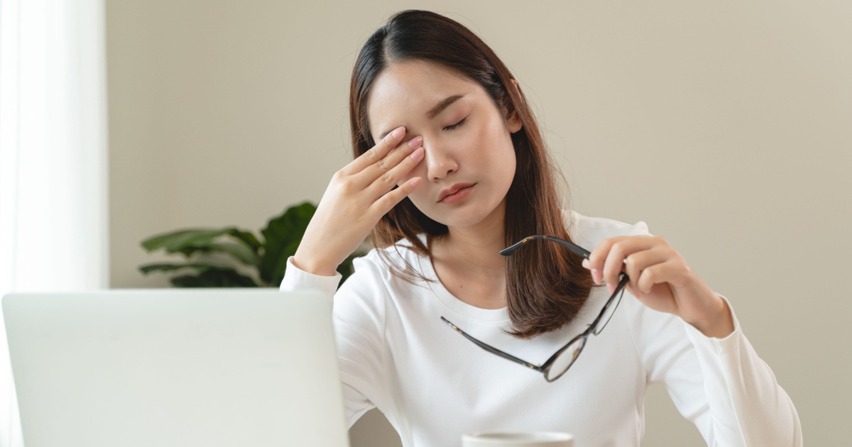 Bác sĩ hướng dẫn quy tắc 20-20-20 giúp bảo vệ mắt khỏi 'hội chứng màn hình'