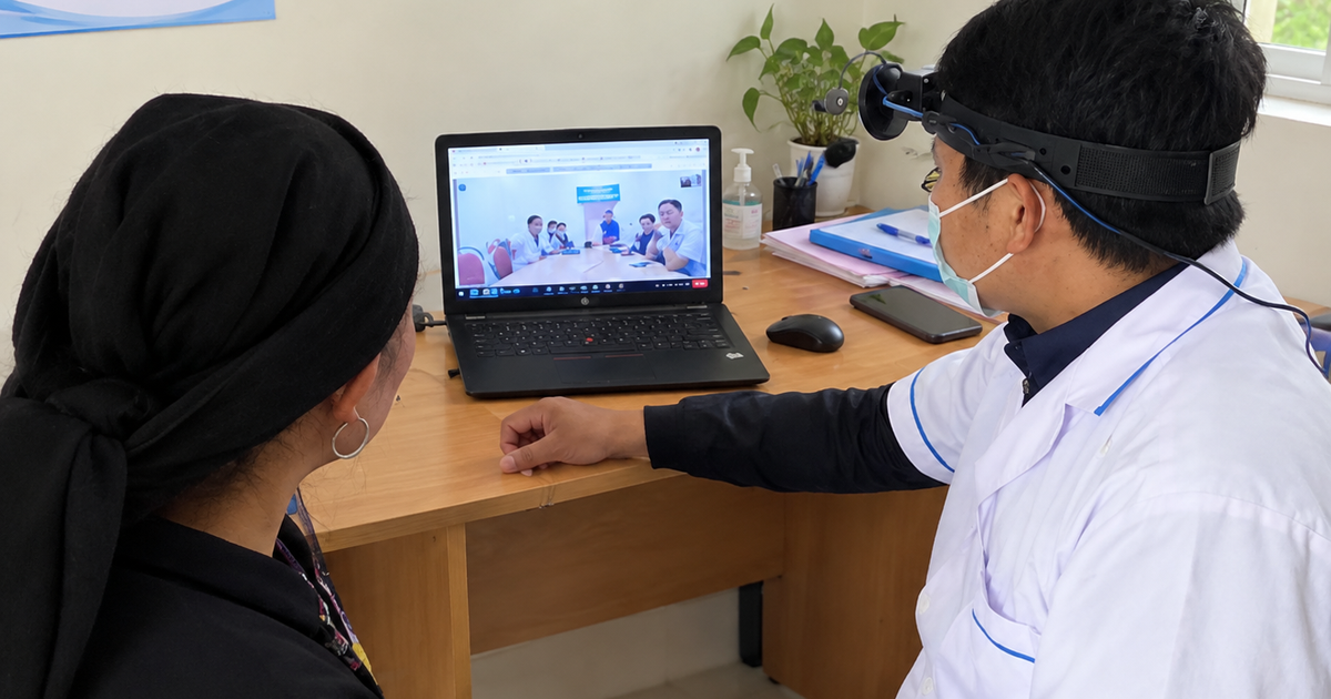 B&aacute;c sĩ hội chẩn từ xa Telehealth với chuy&ecirc;n gia tuyến tr&ecirc;n