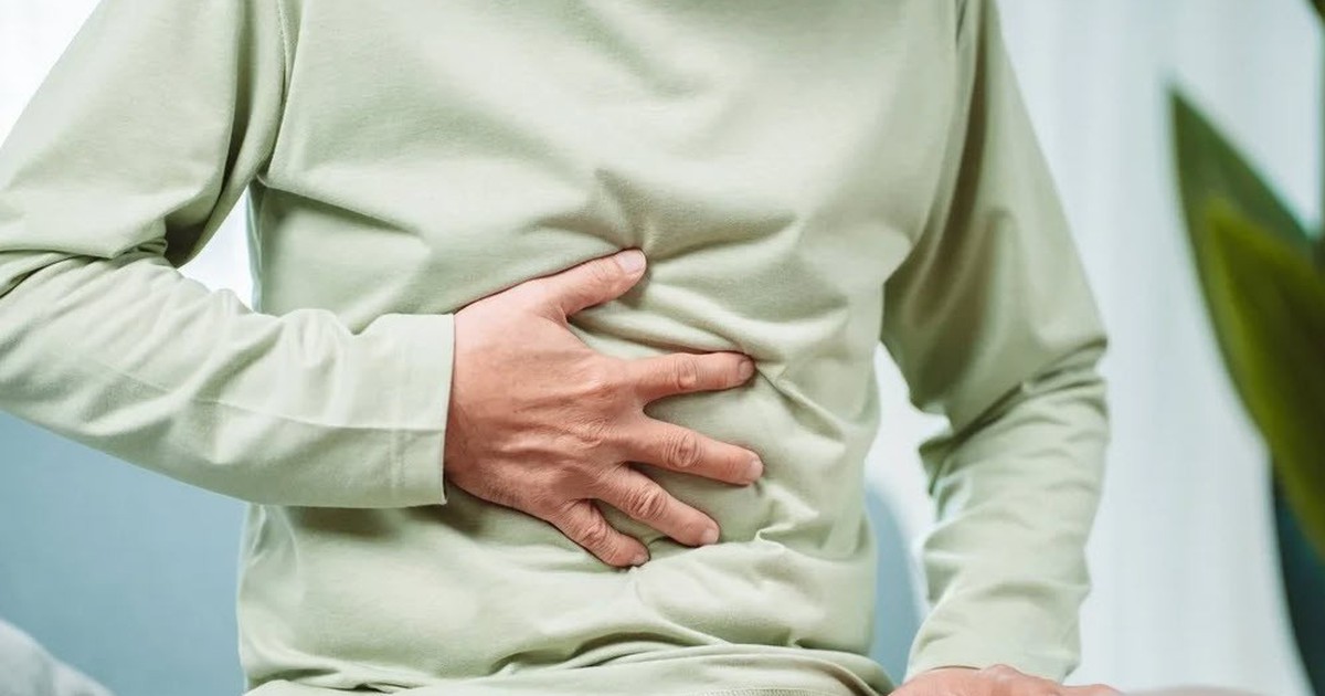Vì sao người cao tuổi dễ bị táo bón?