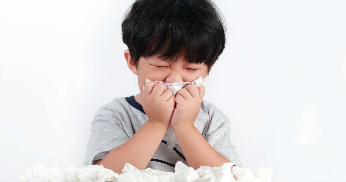 Áp xe hốc mắt ở trẻ: Cảnh giác biến chứng do viêm xoang
