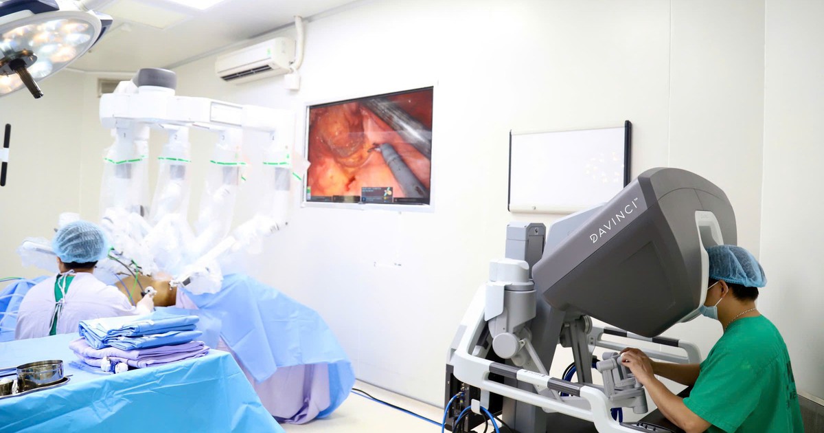 Bệnh viện K ứng dụng robot trong phẫu thuật ung thư trực tràng ở vị trí khó