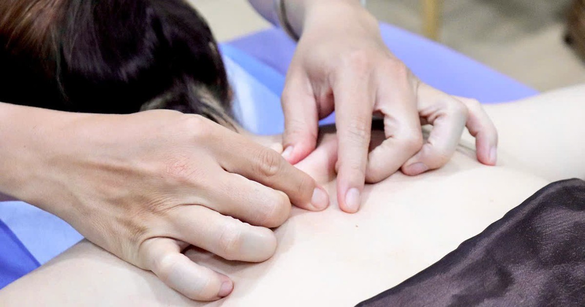 Nhiều du khách nước ngoài tìm đến bệnh viện Việt Nam sau chuyến bay dài