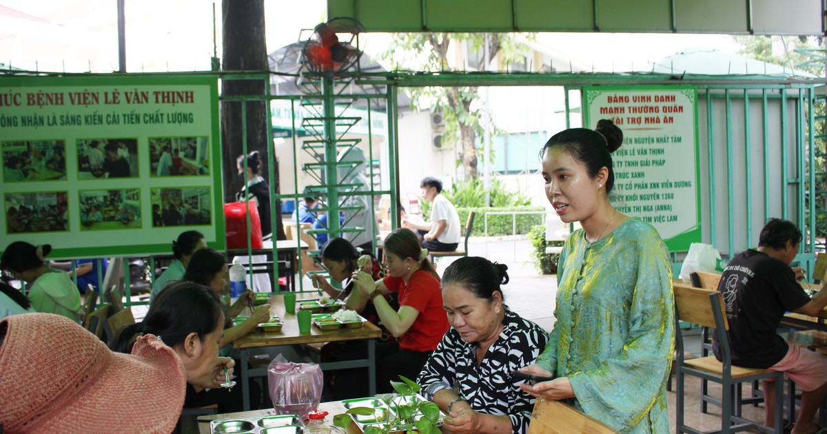 Người giữ lửa cho những bữa cơm Hạnh Phúc