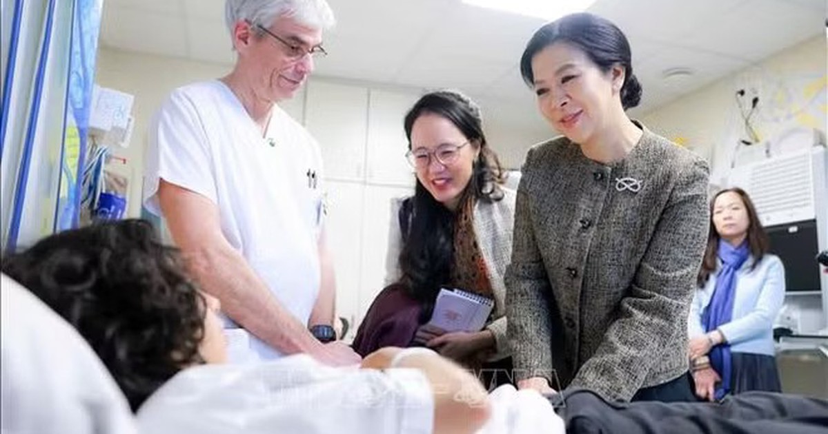 Phu nhân Ngô Phương Ly thăm mô hình bệnh viện - trường học HUDERF của Bỉ
