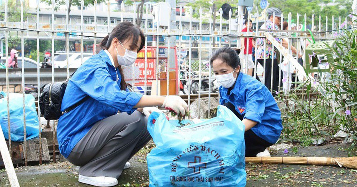 Xây dựng bệnh viện xanh - sạch - đẹp từ những việc làm giản dị nhất