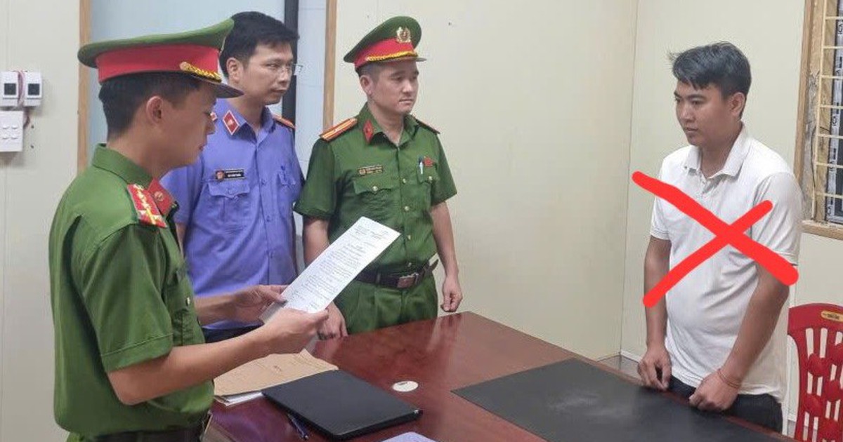Chống đối hiệu lệnh CSGT, tài xế ô tô bị khởi tố