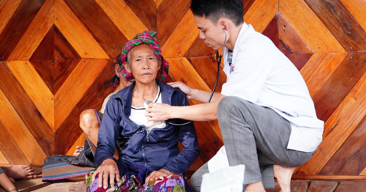 Y tế xã vùng biên vượt khó triển khai khám sàng lọc cho dân bản