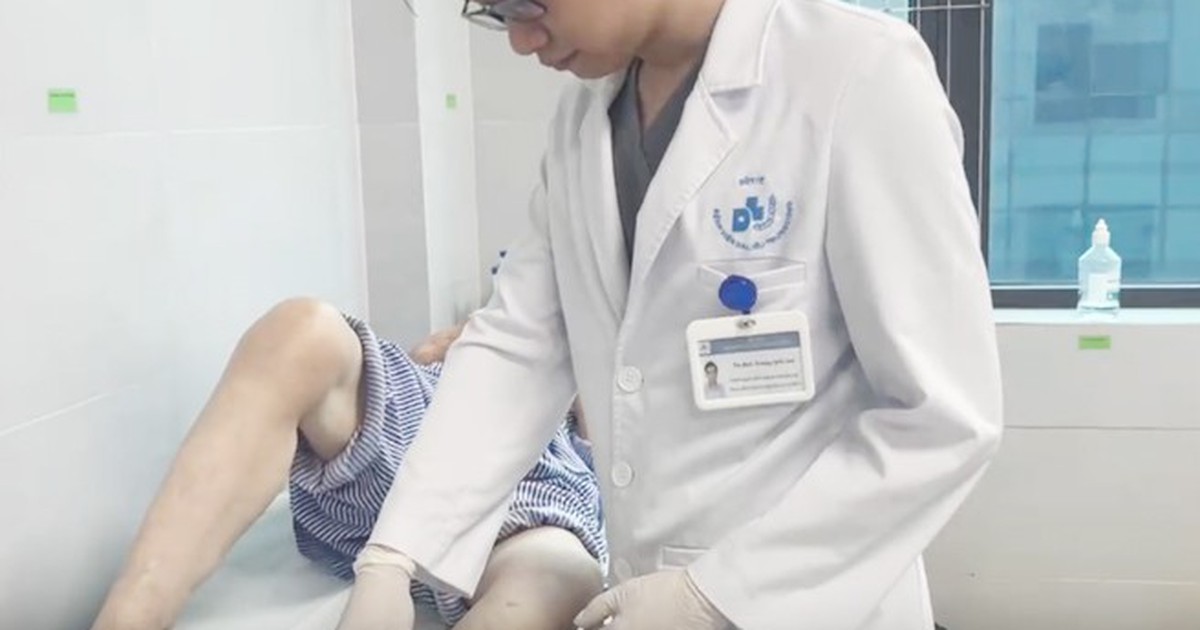 Suýt trả giá đắt vì đắp lá chữa loét chân