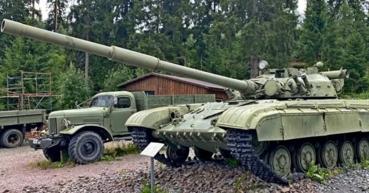Xe tăng T-64 Ukraine "nát như tương" rút khỏi chiến trường