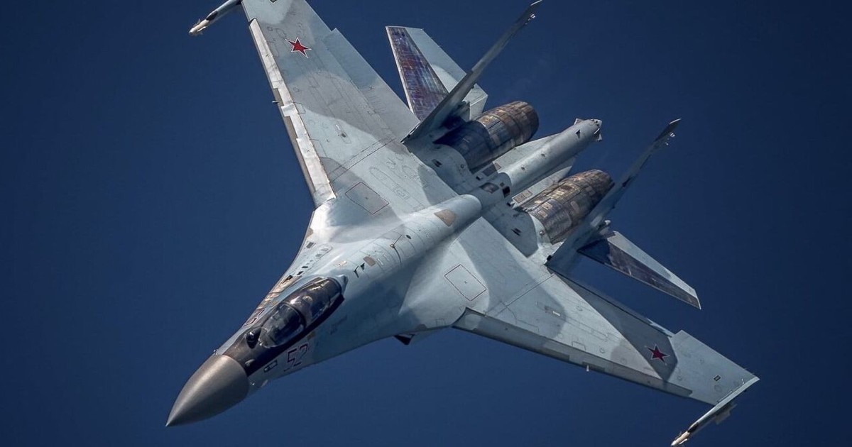 Tiêm kích Su-35 Nga hộ tống "Gấu bay" Tu-95MS áp sát Mỹ