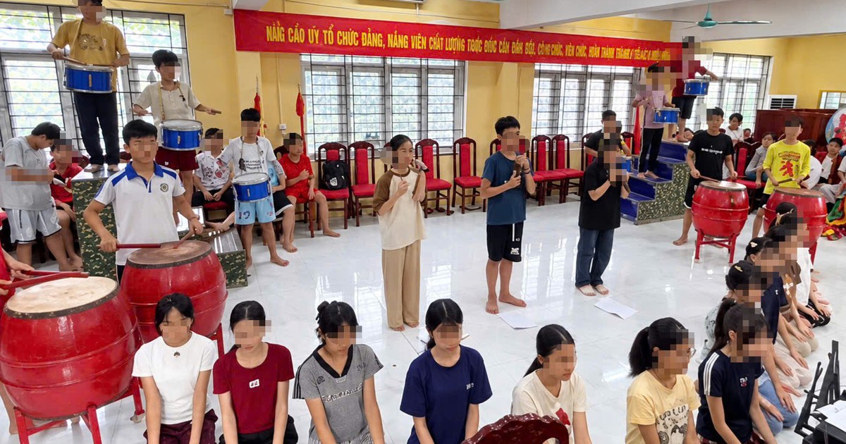 Biên đạo múa mùa 20/11: Bận "tối mắt tối mũi", không có thời gian nghe điện thoại
