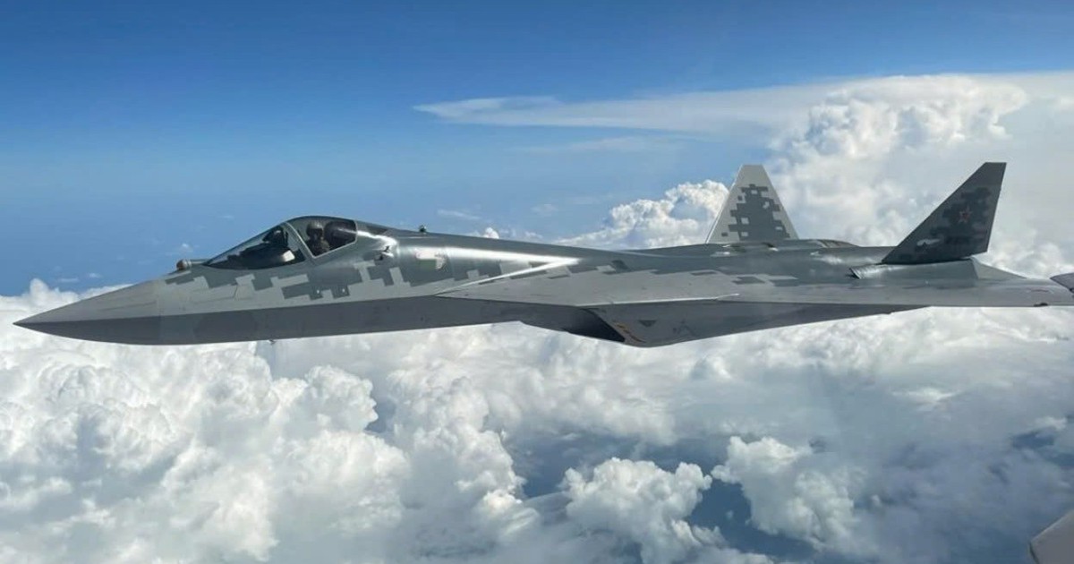 Su-57 Nga phóng tên lửa tàng hình phá nát căn cứ không quân Ukraine