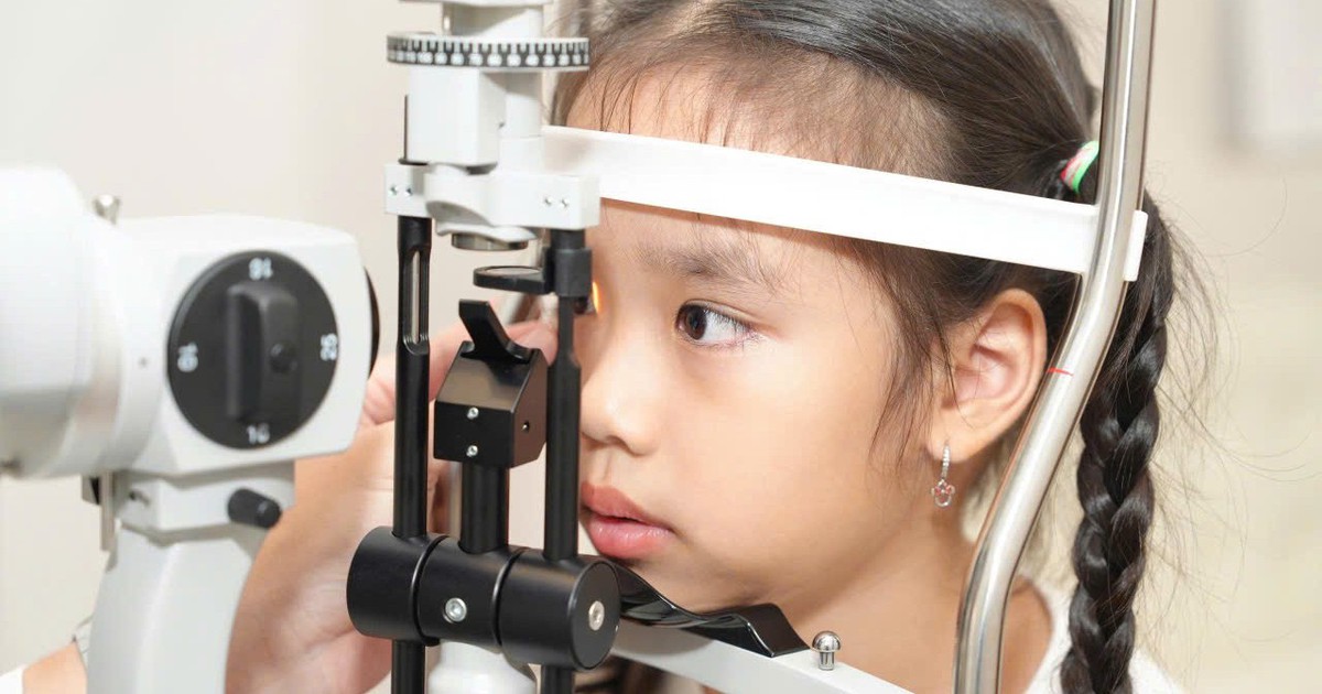 Trẻ cận thị ngày càng nhiều, kính kiểm soát độ cận có giúp làm chậm tăng độ?