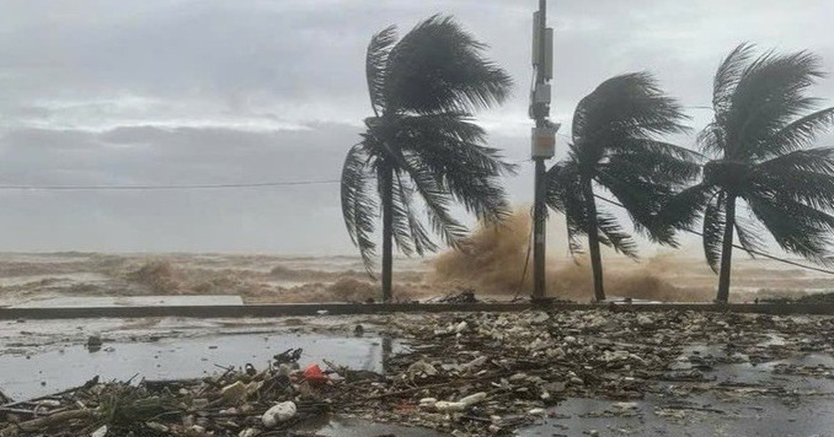 Vì sao không có cơn bão nào đổ bộ đất liền dù đã vào mùa cao điểm?