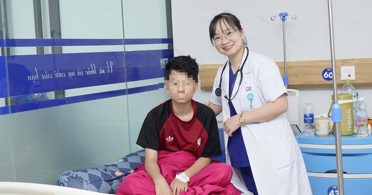 Cậu bé nôn ra lượng lớn máu tươi vì một bệnh lý đang "trẻ hóa"