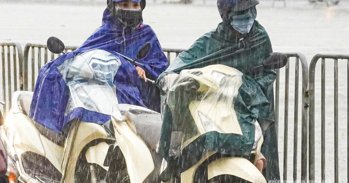 Miền Bắc mưa dông, trời se lạnh