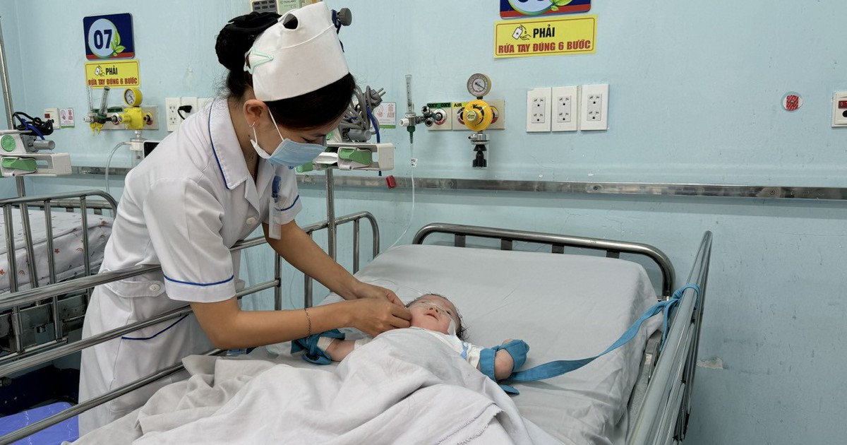 Ca tay chân miệng ở TPHCM tăng mạnh, cảnh báo nguy cơ biến chứng nặng