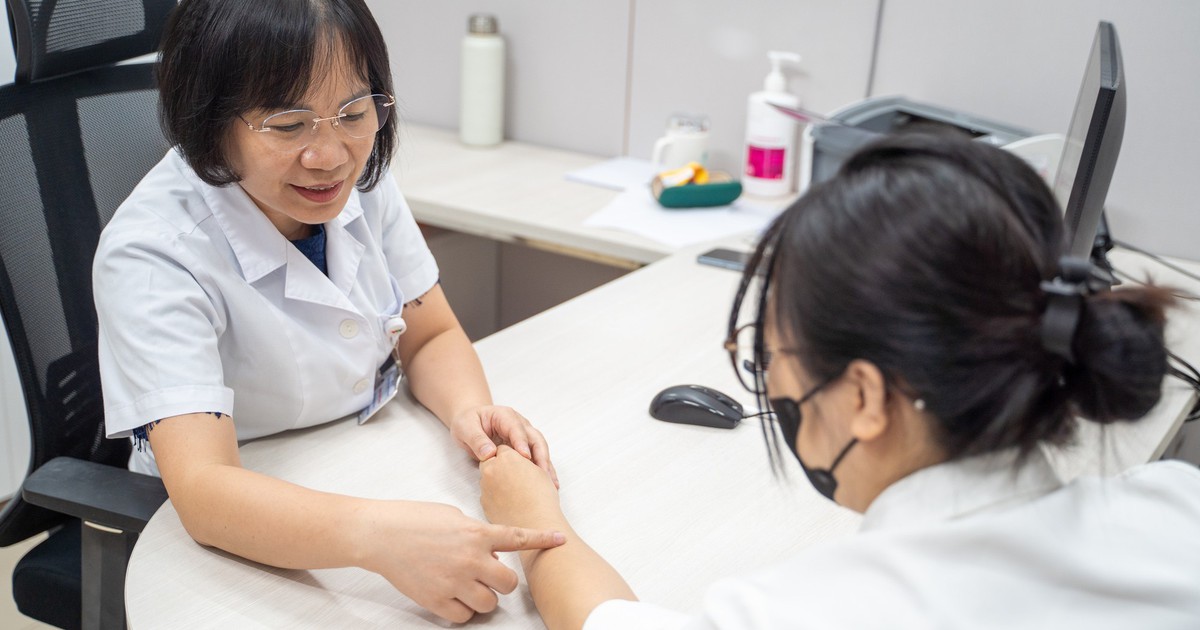 Ngứa dai dẳng, cảnh báo bệnh nguy hiểm lây từ ‘thú cưng’