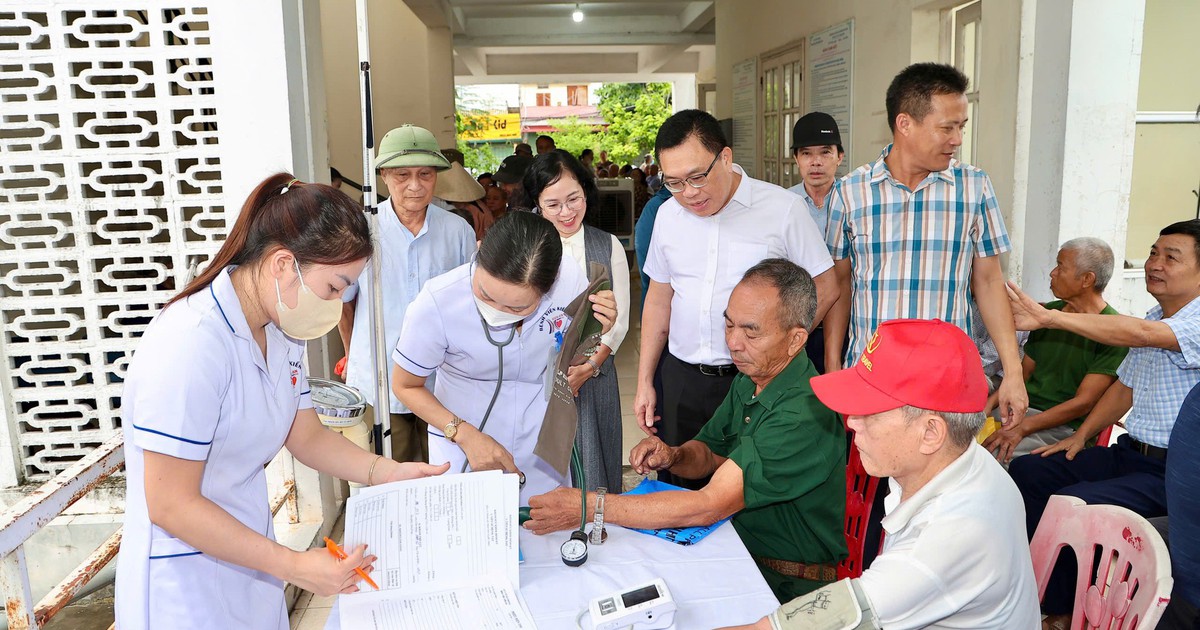 Bệnh viện Kiến An khám sức khỏe miễn phí cho 150 người có công