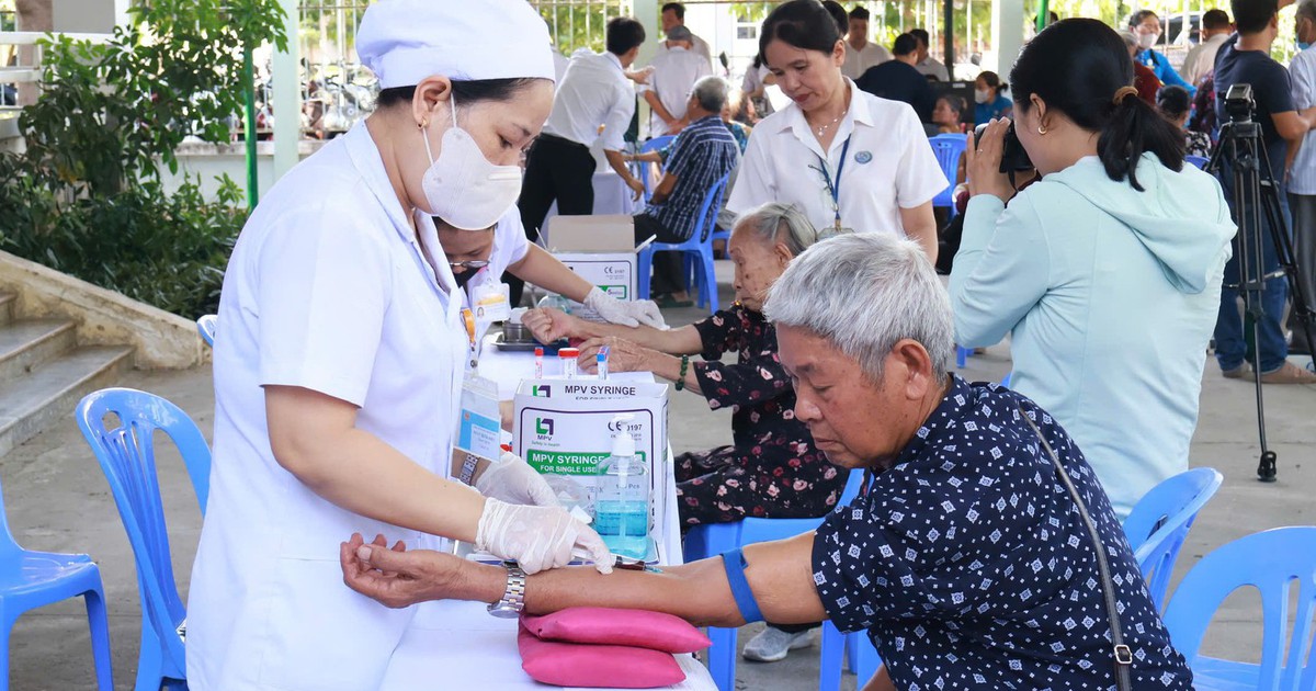 Hơn 114.000 người dân khu vực Nam Khánh Hòa được khám sức khỏe miễn phí