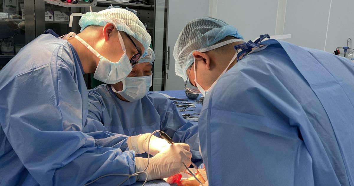 Chủ quan với khối u dưới tai, người bệnh suýt bị liệt mặt