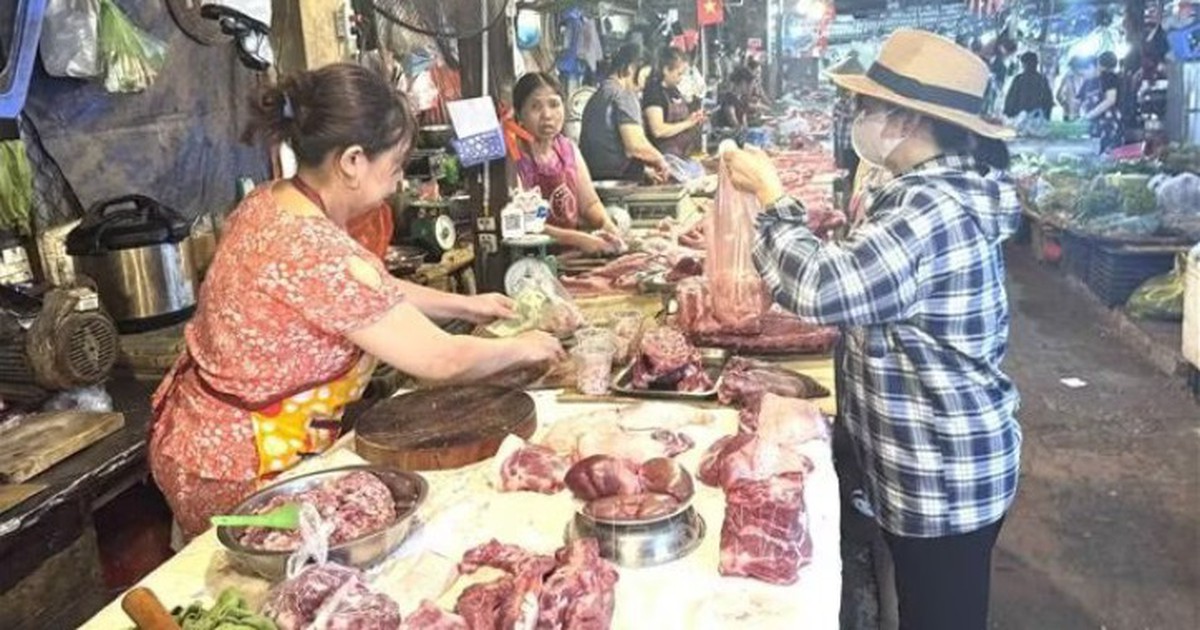 Mưa kéo dài, giá thực phẩm Hà Nội biến động cục bộ